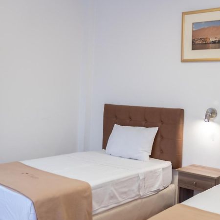 Hostal Los Frayles Paracas Esterno foto