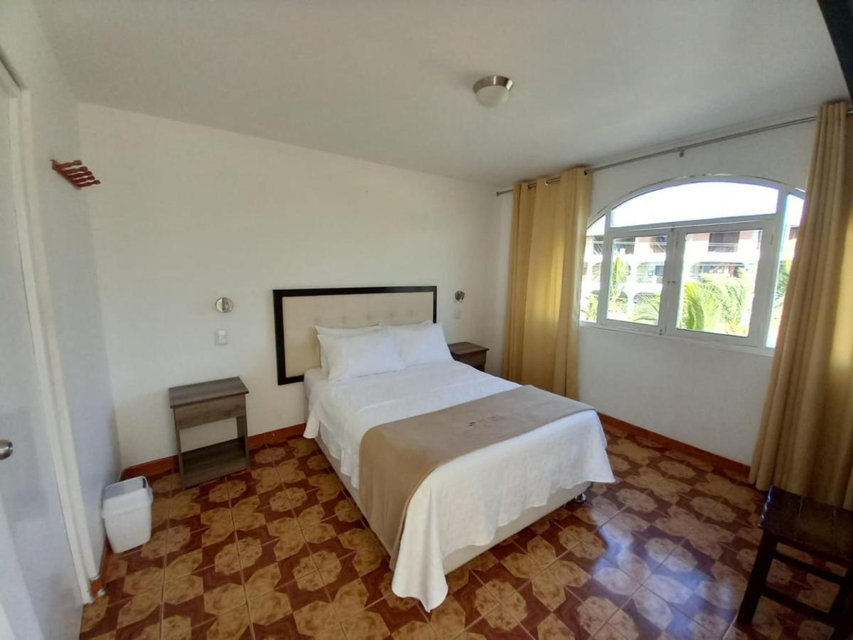 Hostal Los Frayles Paracas Esterno foto
